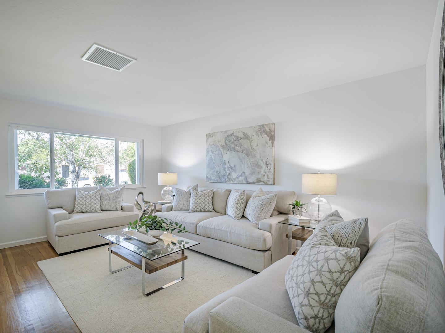 1858 Sommerfeld Avenue