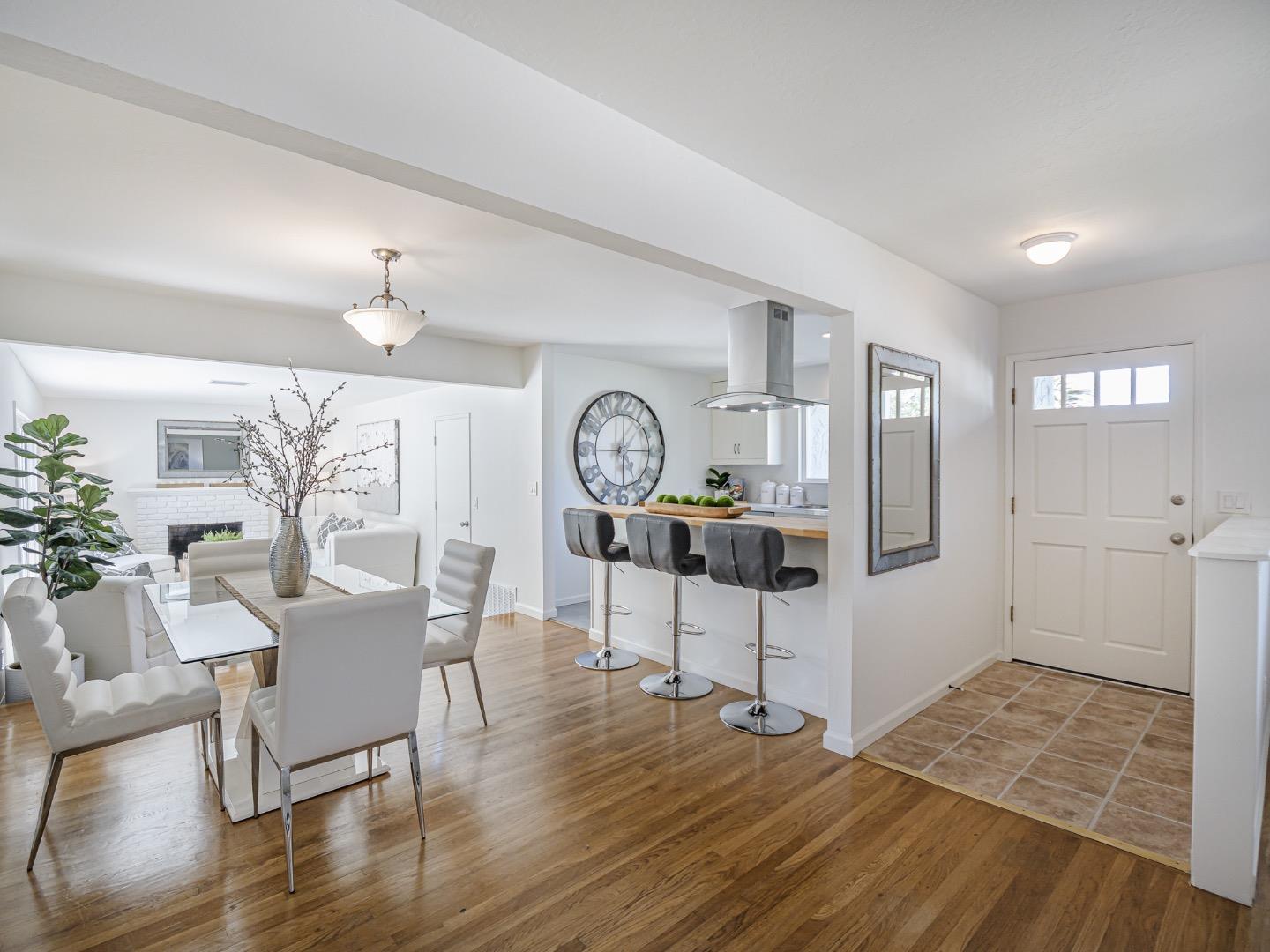 1858 Sommerfeld Avenue