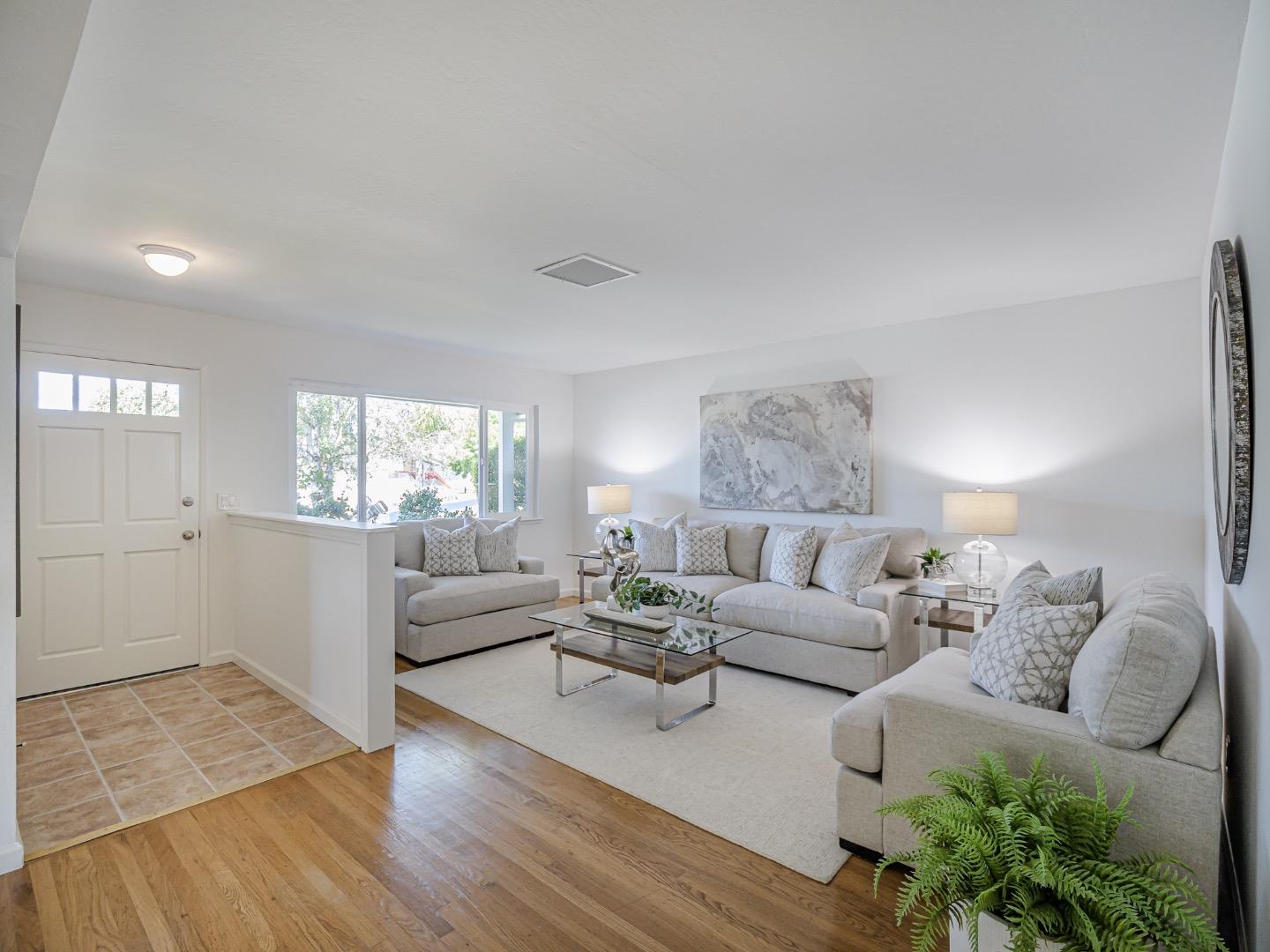 1858 Sommerfeld Avenue