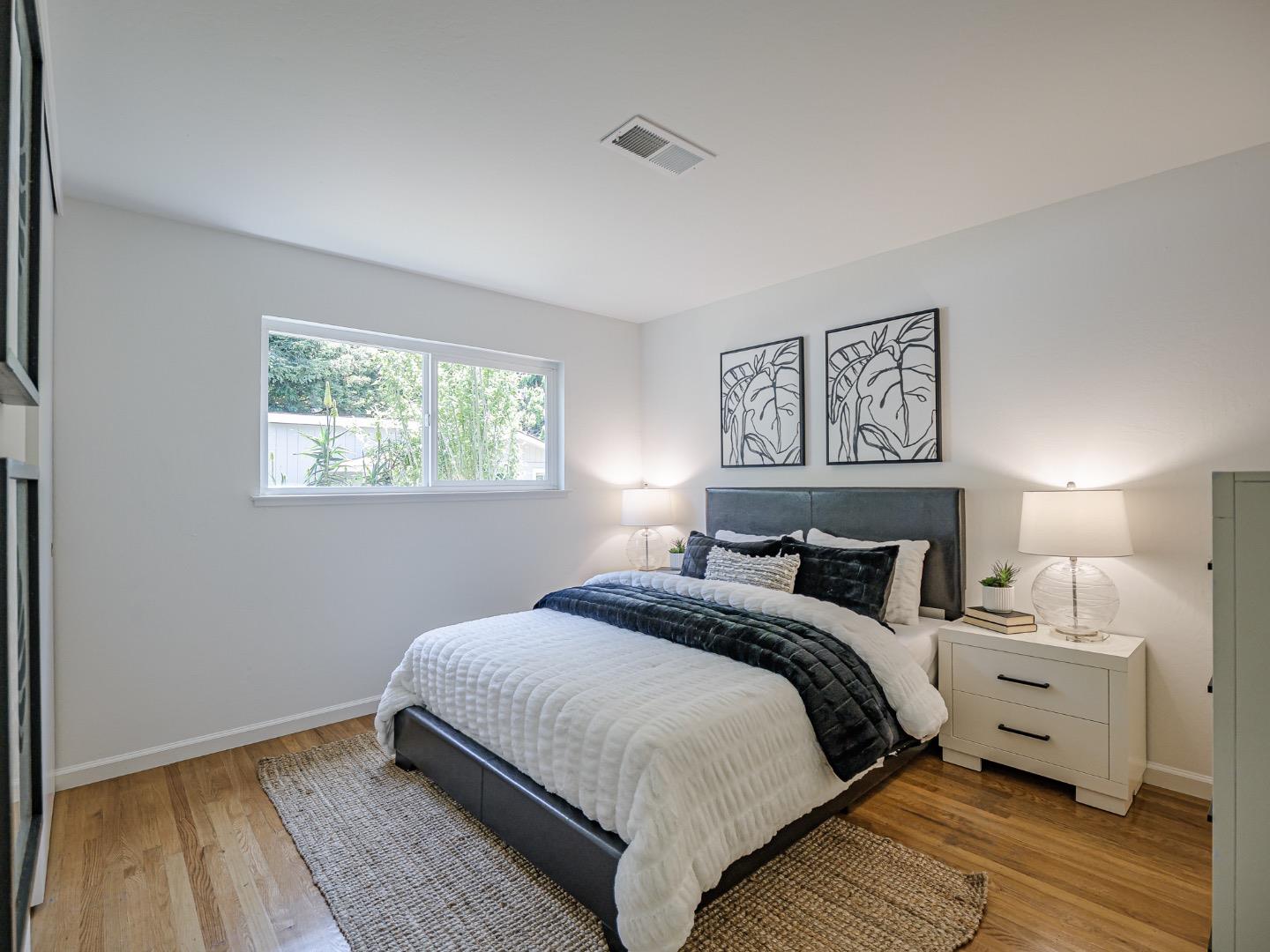 1858 Sommerfeld Avenue