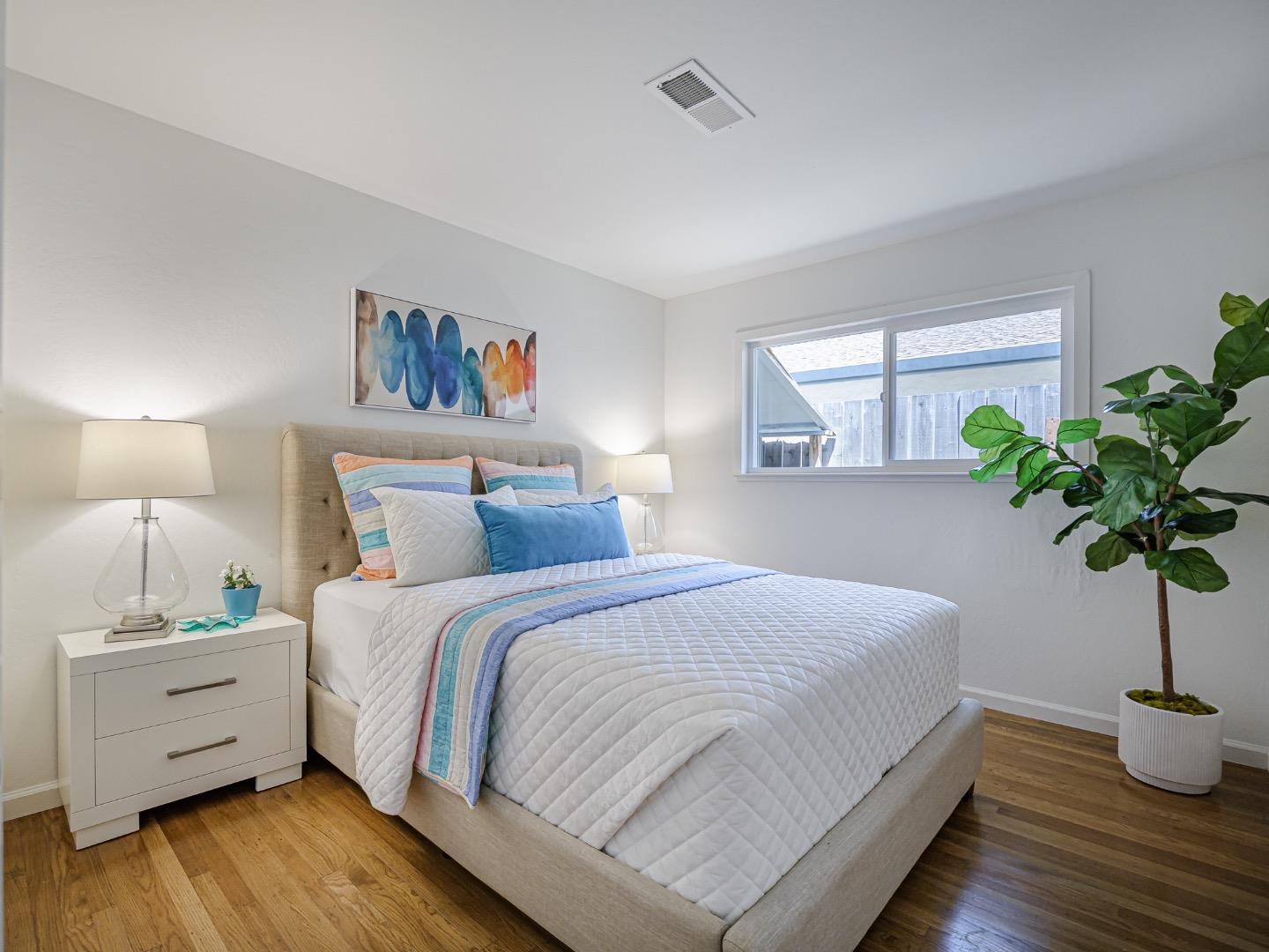 1858 Sommerfeld Avenue