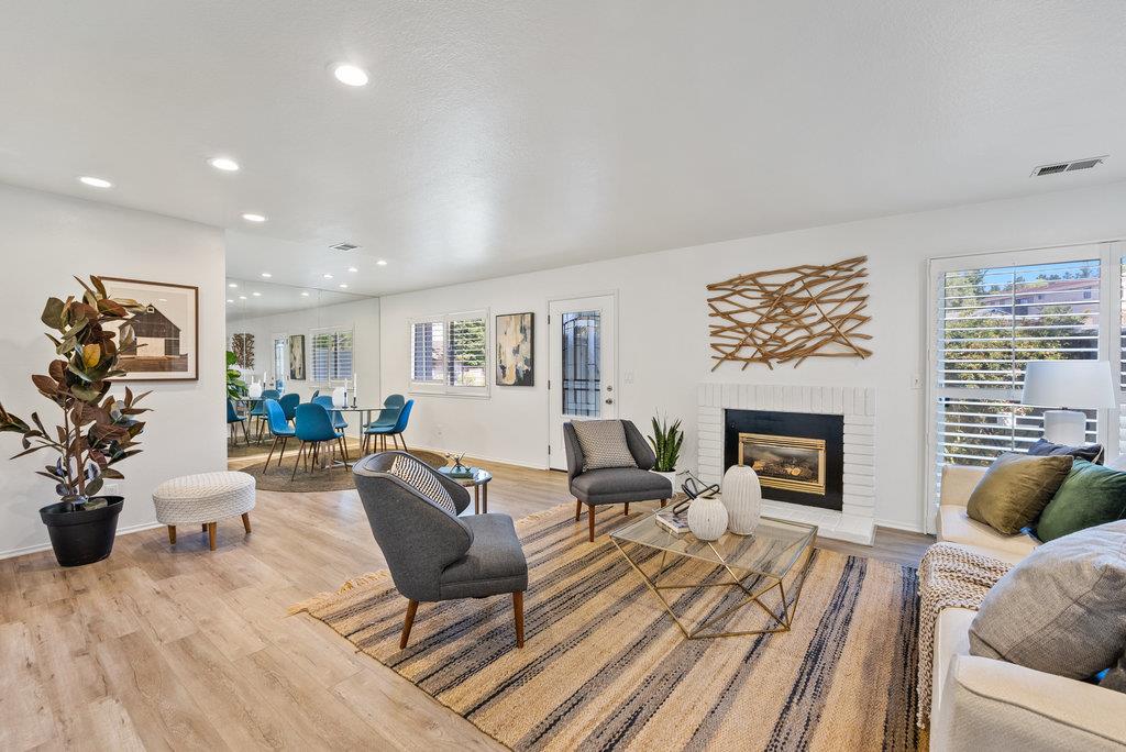 1582 Dolphin Drive