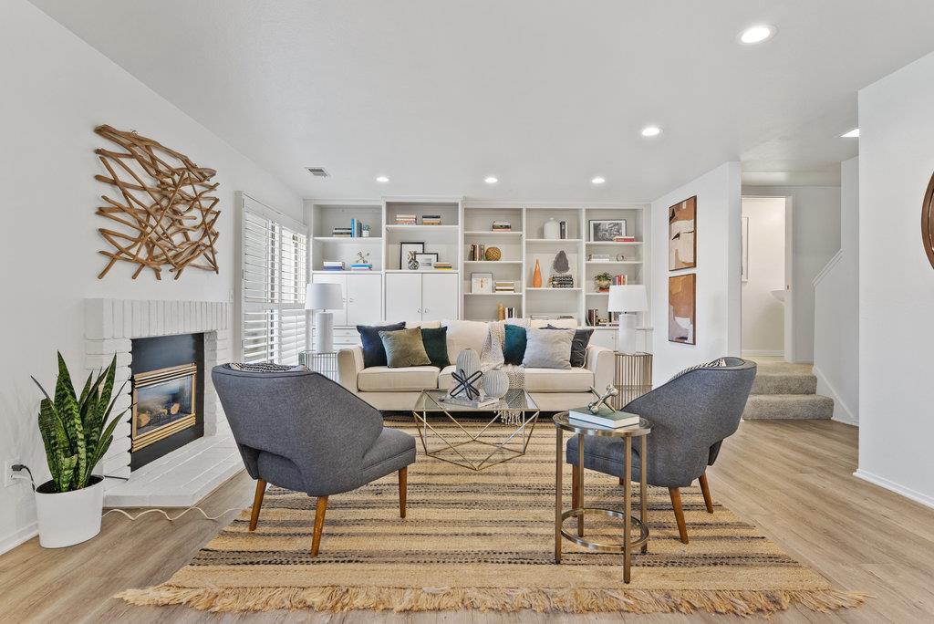 1582 Dolphin Drive