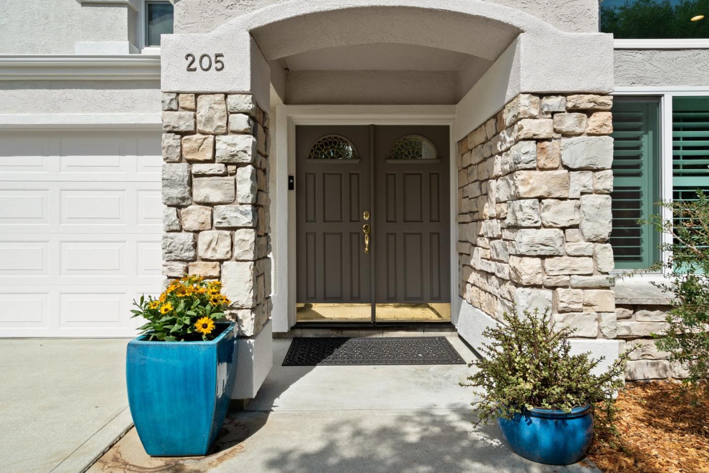 205 Sidesaddle Circle