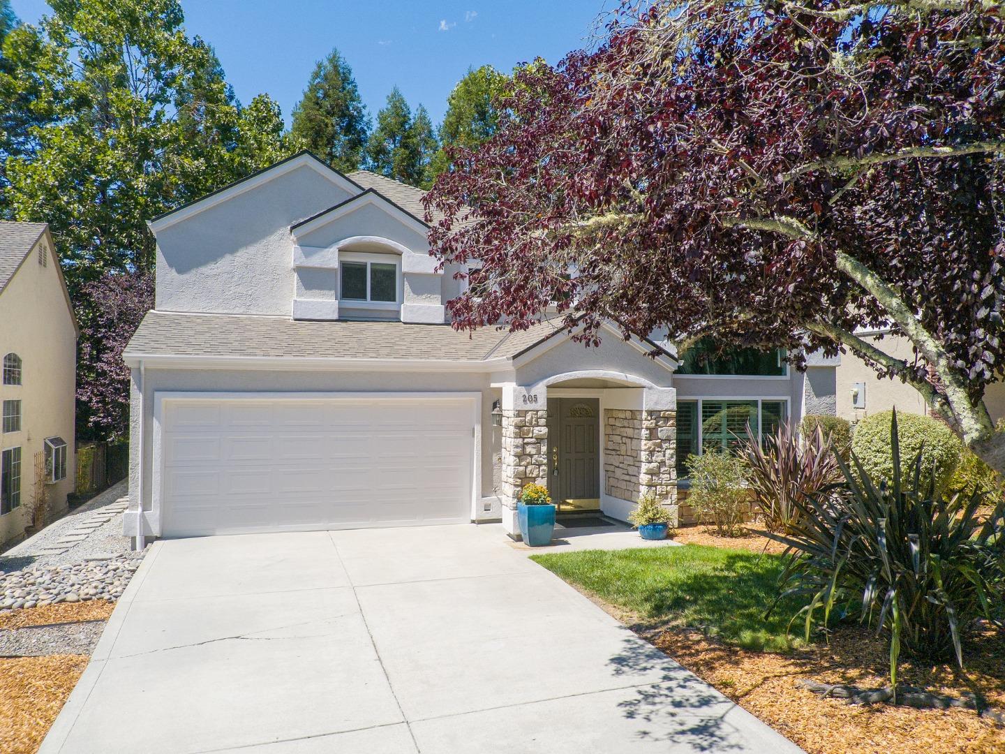 205 Sidesaddle Circle