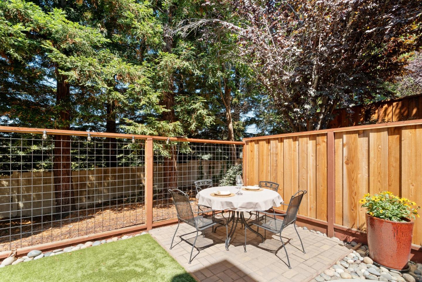 205 Sidesaddle Circle