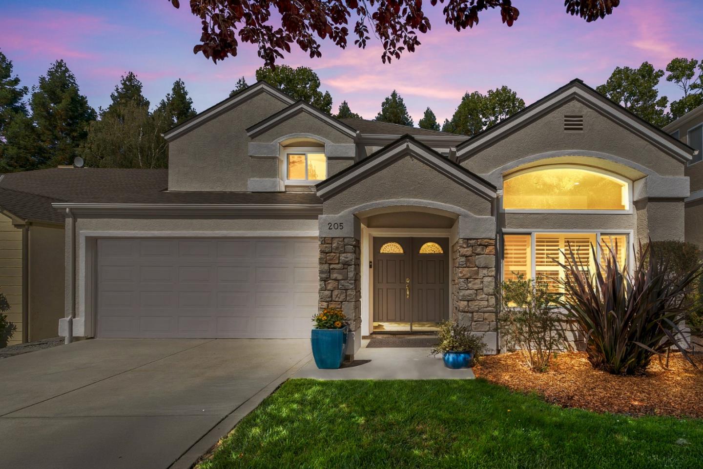 205 Sidesaddle Circle