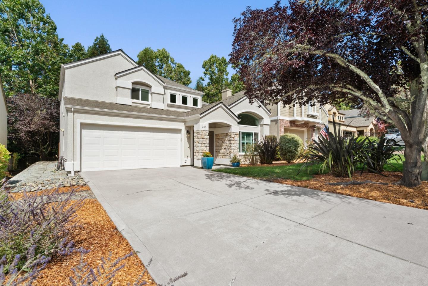 205 Sidesaddle Circle