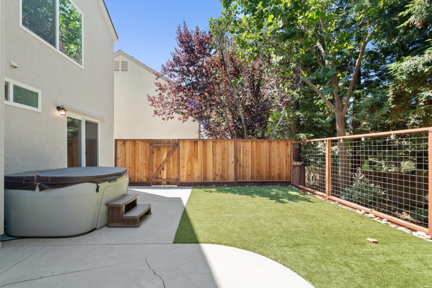 205 Sidesaddle Circle