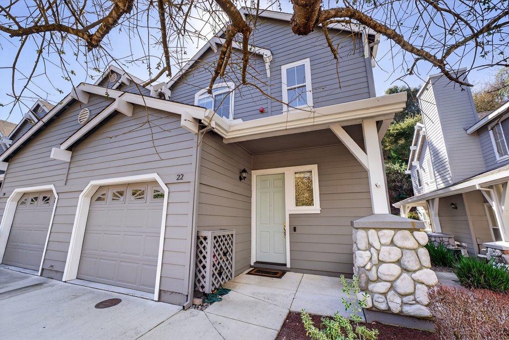 22 Flora Lane