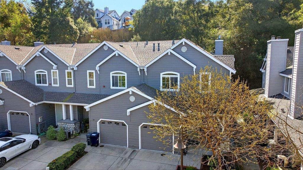 22 Flora Lane