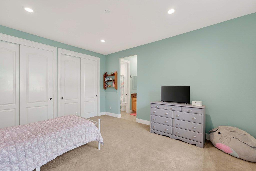 121 Palomino Way