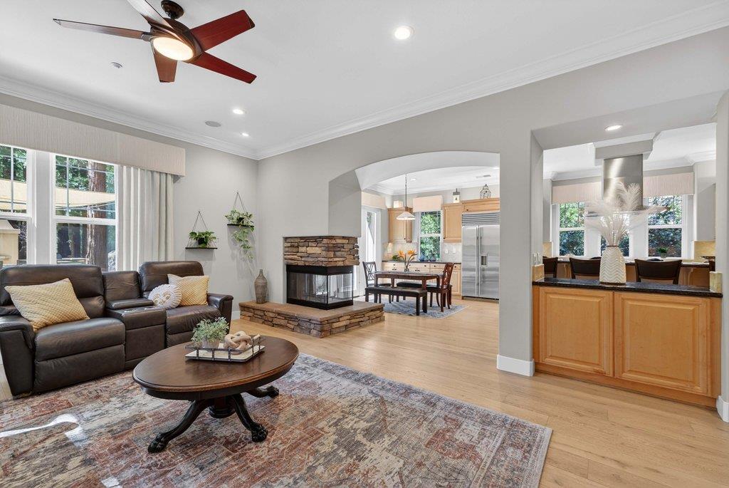121 Palomino Way