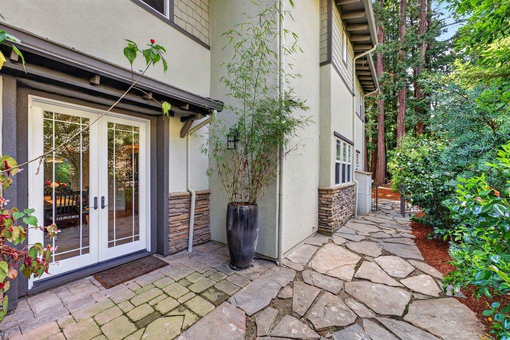 121 Palomino Way