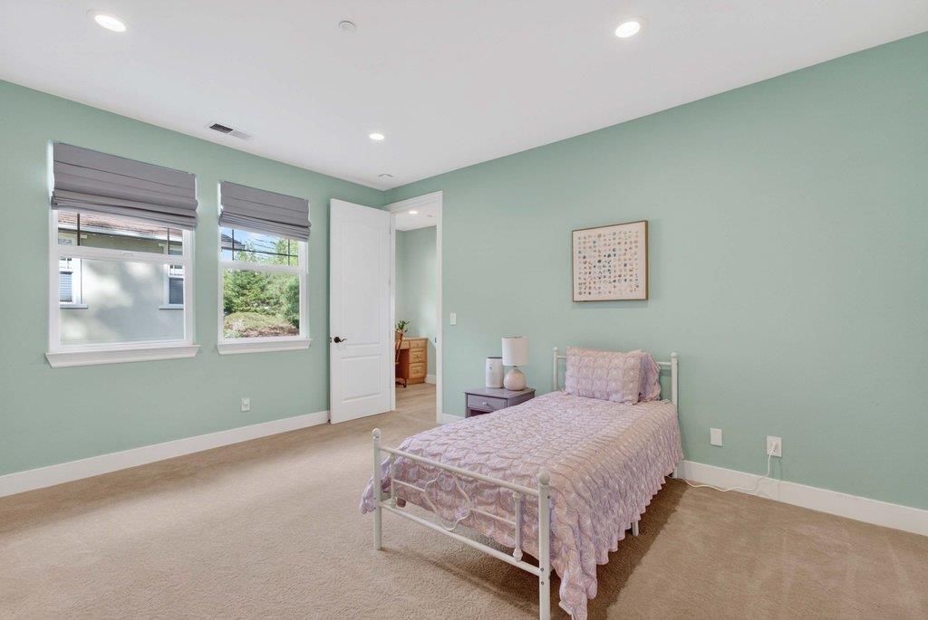 121 Palomino Way