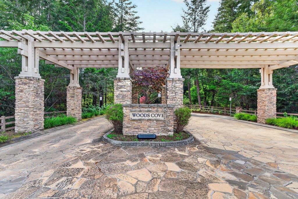 121 Palomino Way