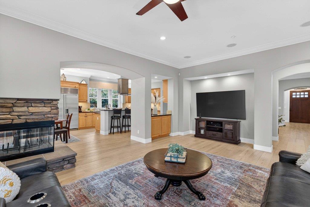 121 Palomino Way