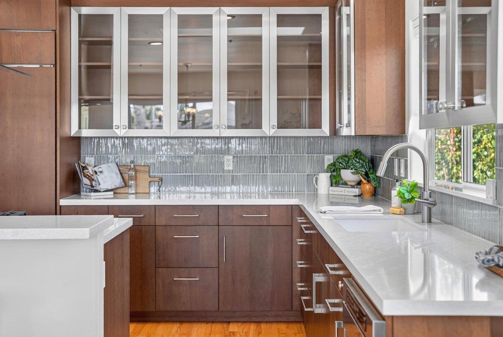3813 Floral