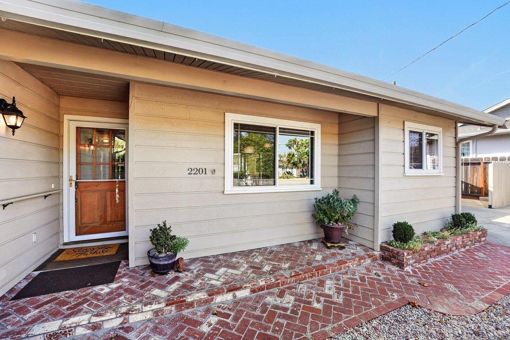 2201 40th AVE