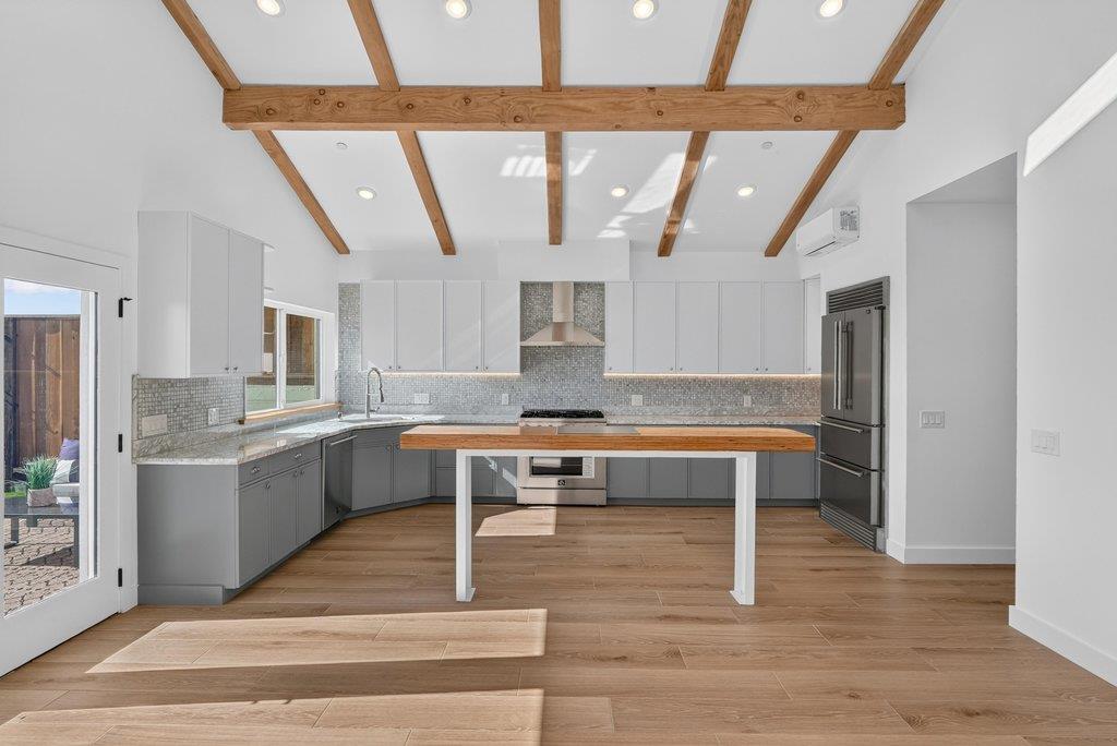 7431 Mesa DR