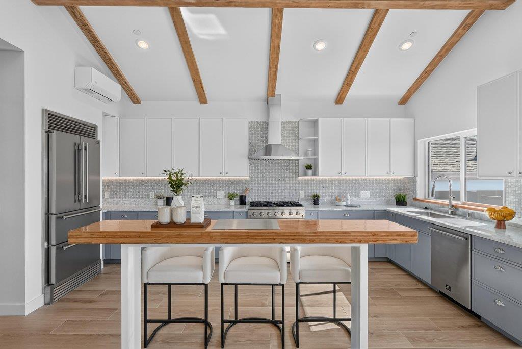 7431 Mesa DR