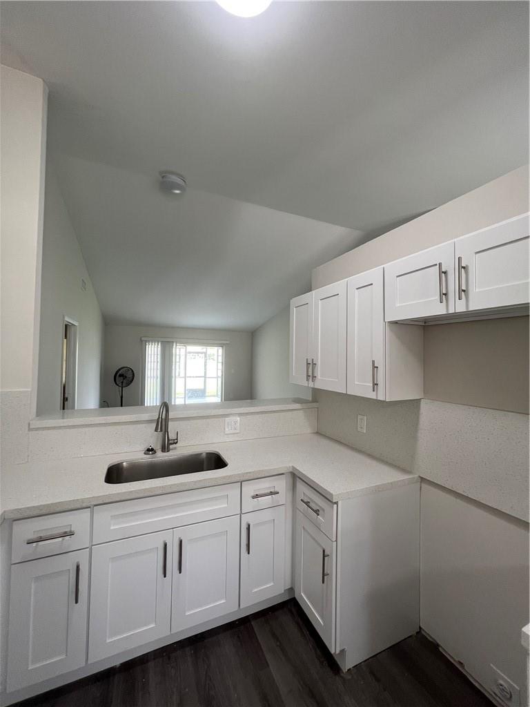 8479 Lake Point Ct