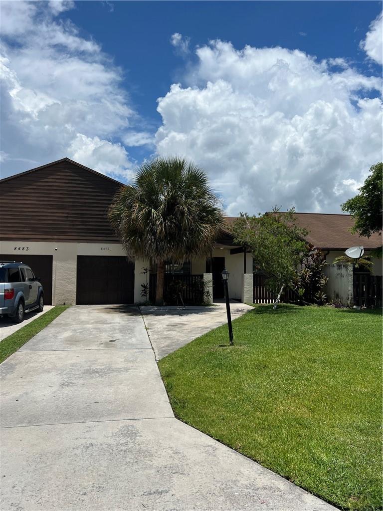 8479 Lake Point Ct
