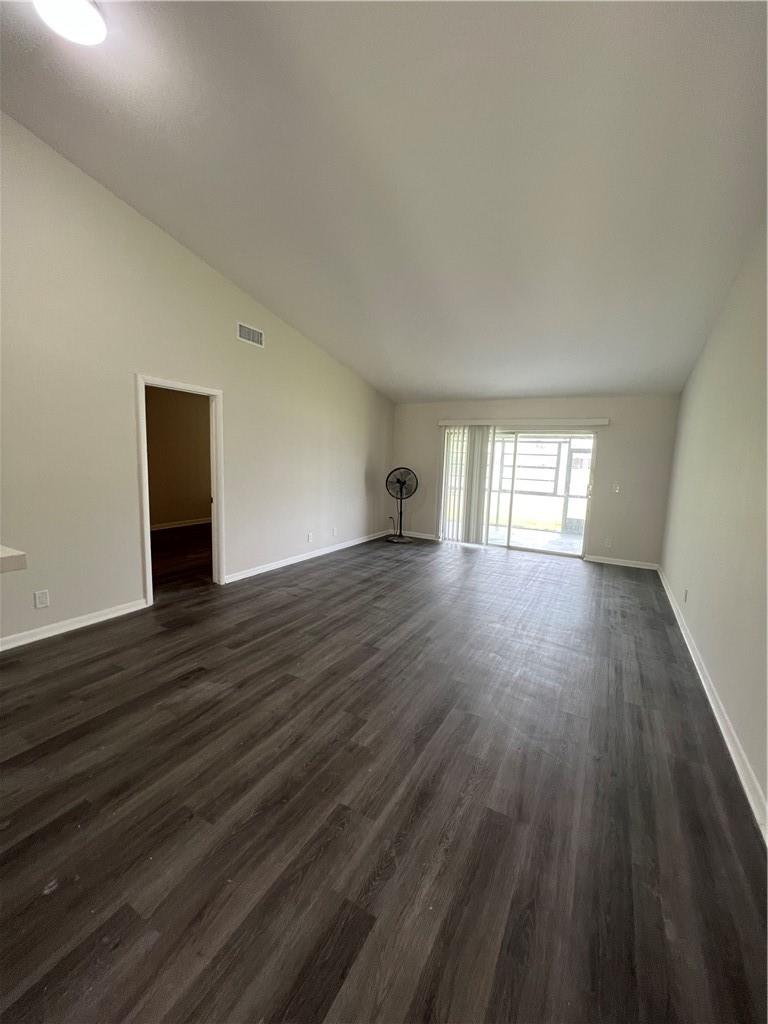 8479 Lake Point Ct