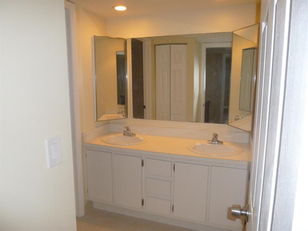 135 Lake Arbor Drive