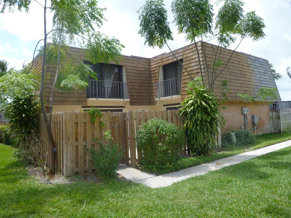 135 Lake Arbor Drive