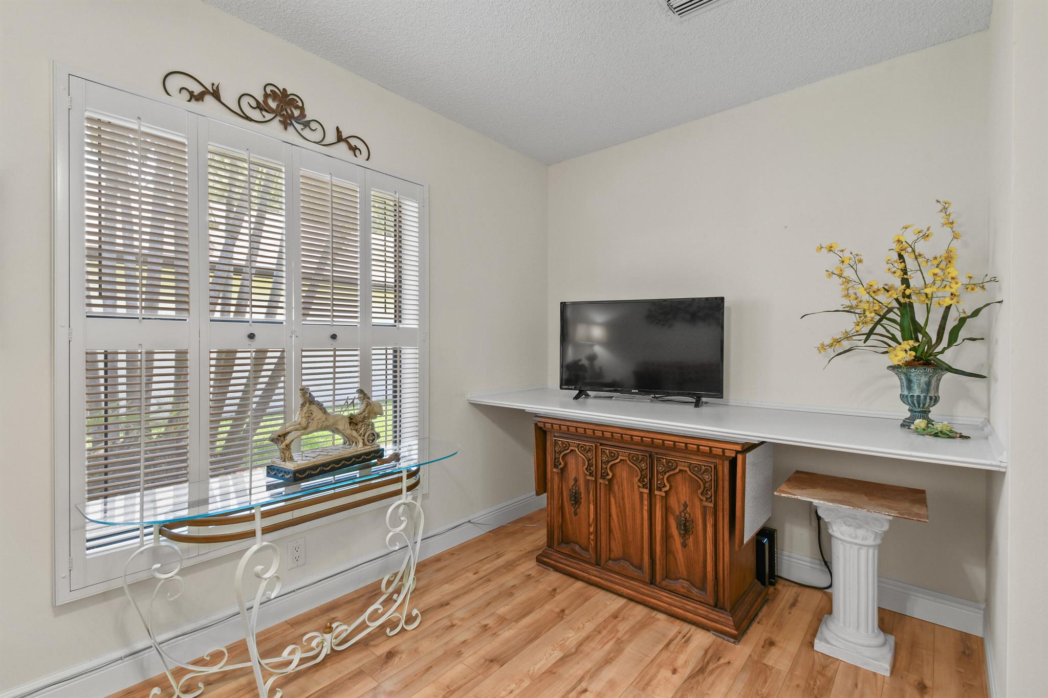 4716 Boxwood Circle