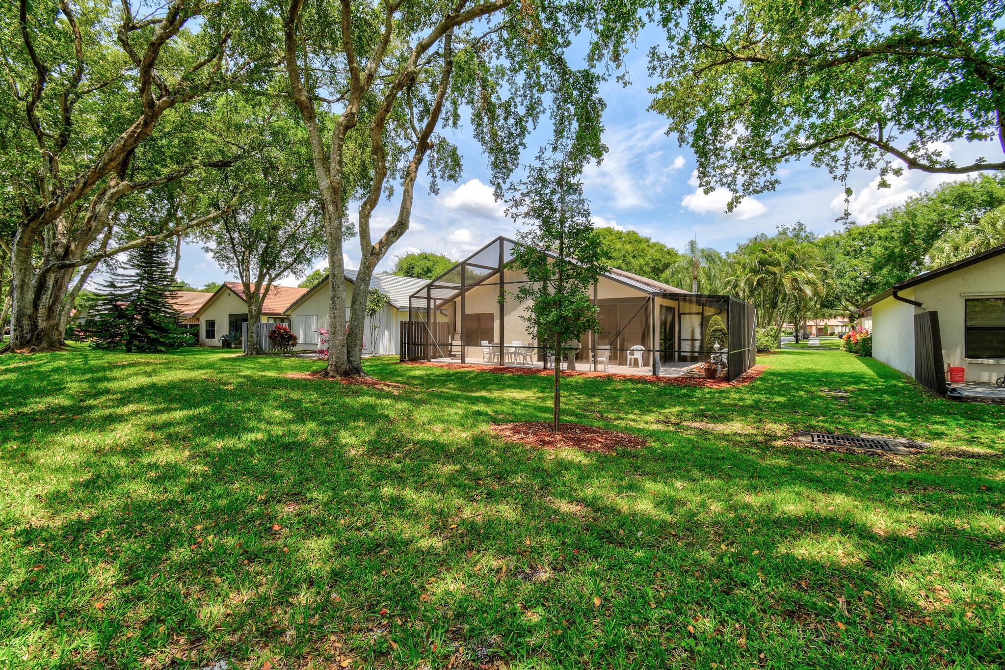 4716 Boxwood Circle