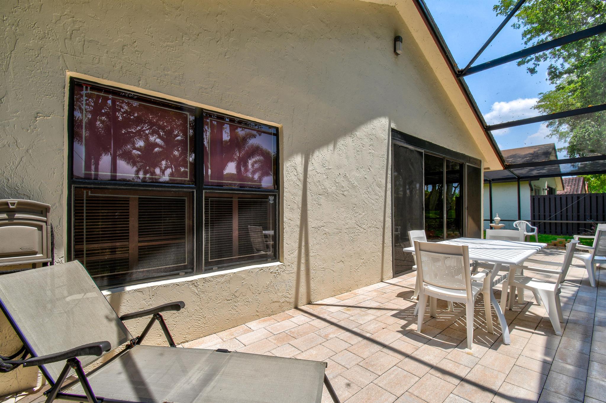 4716 Boxwood Circle