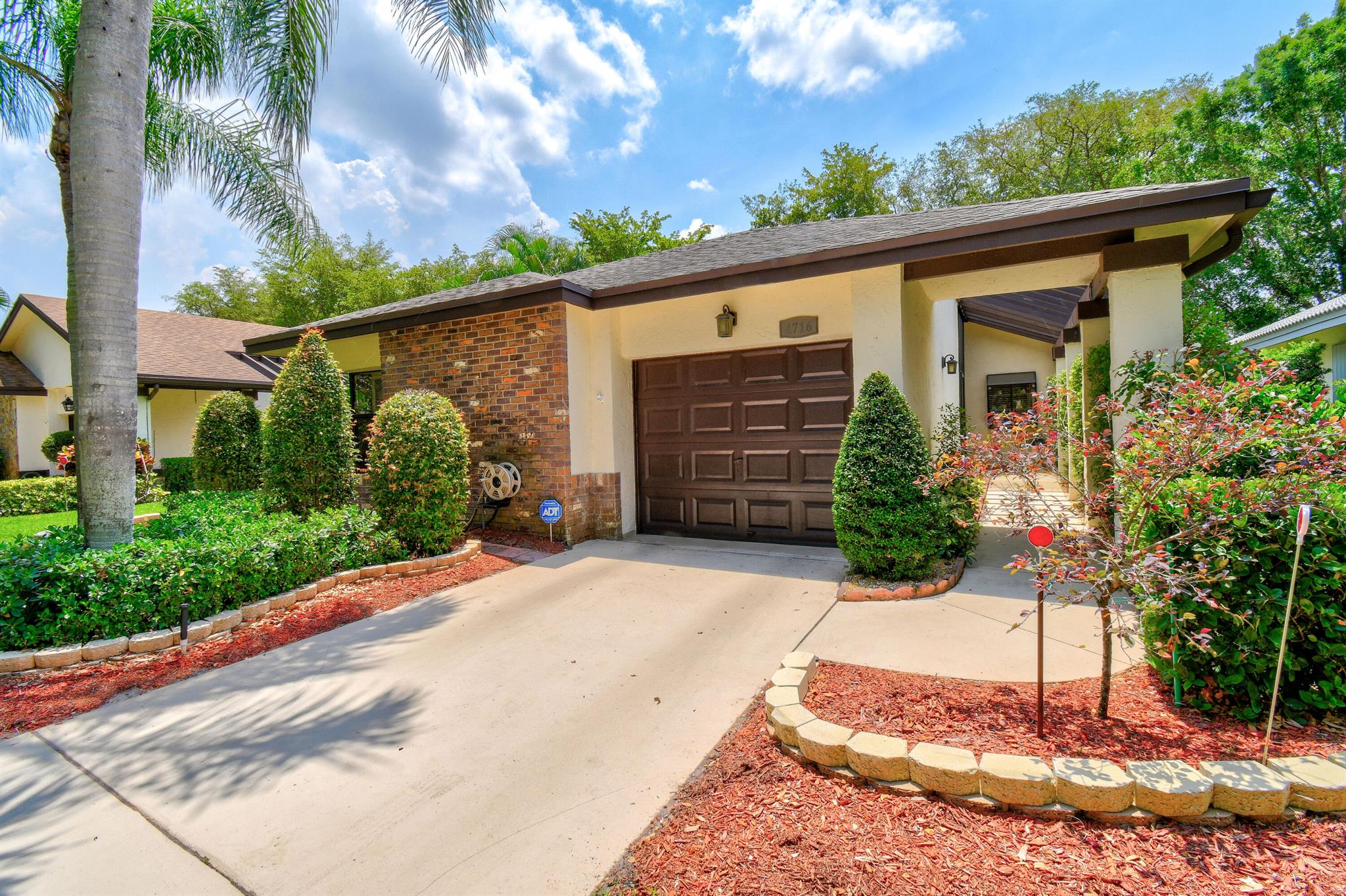 4716 Boxwood Circle
