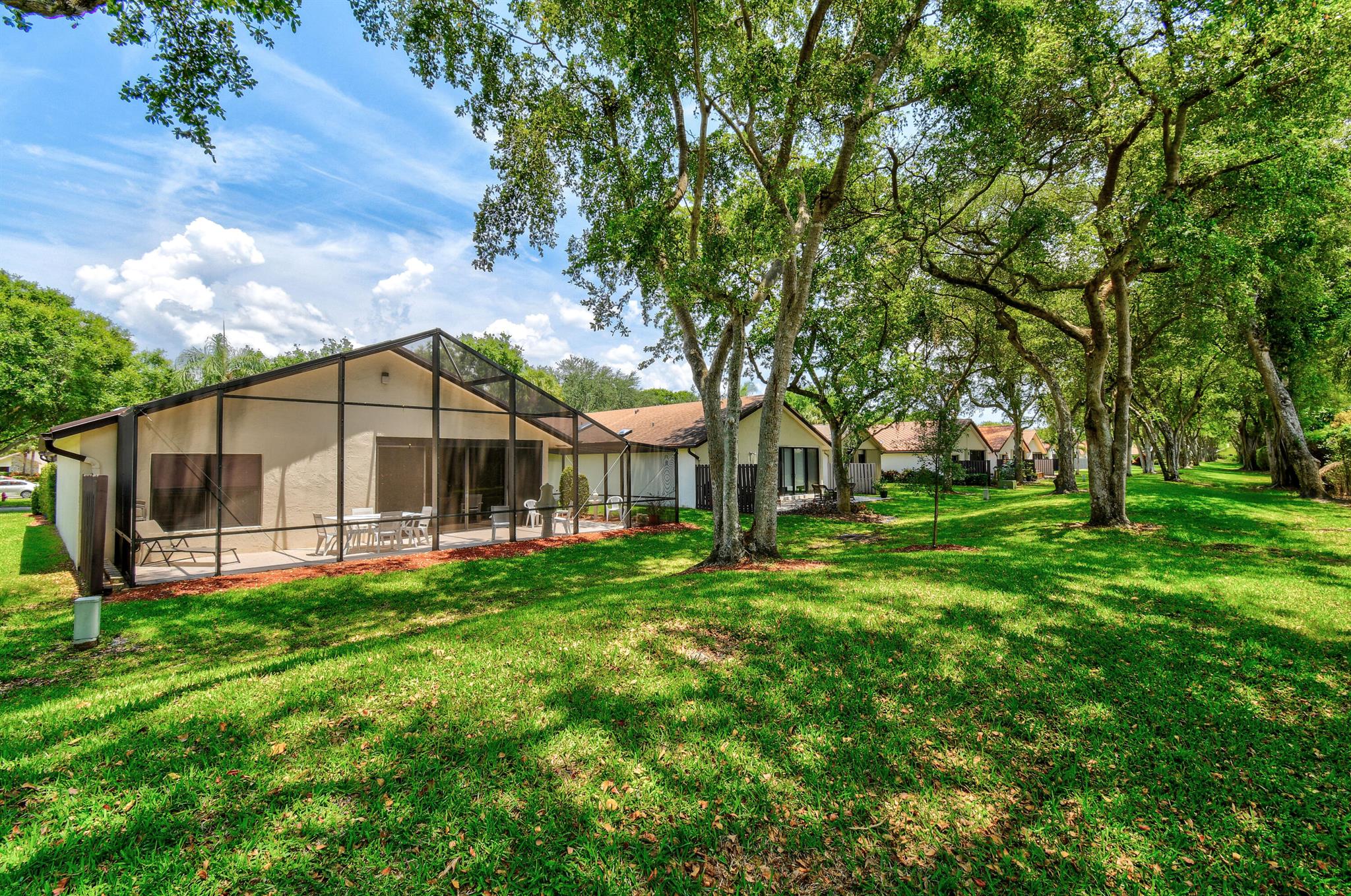 4716 Boxwood Circle
