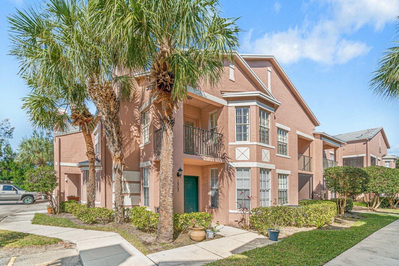1906 Belmont Place