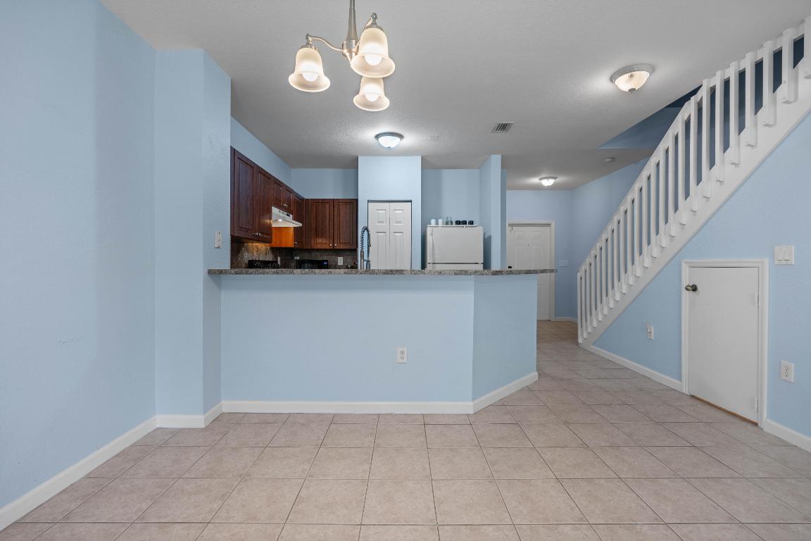 5035 SE Mariner Garden Circle