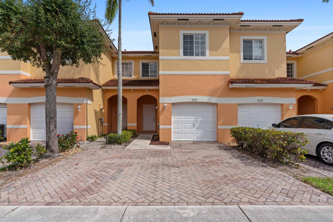 5035 SE Mariner Garden Circle