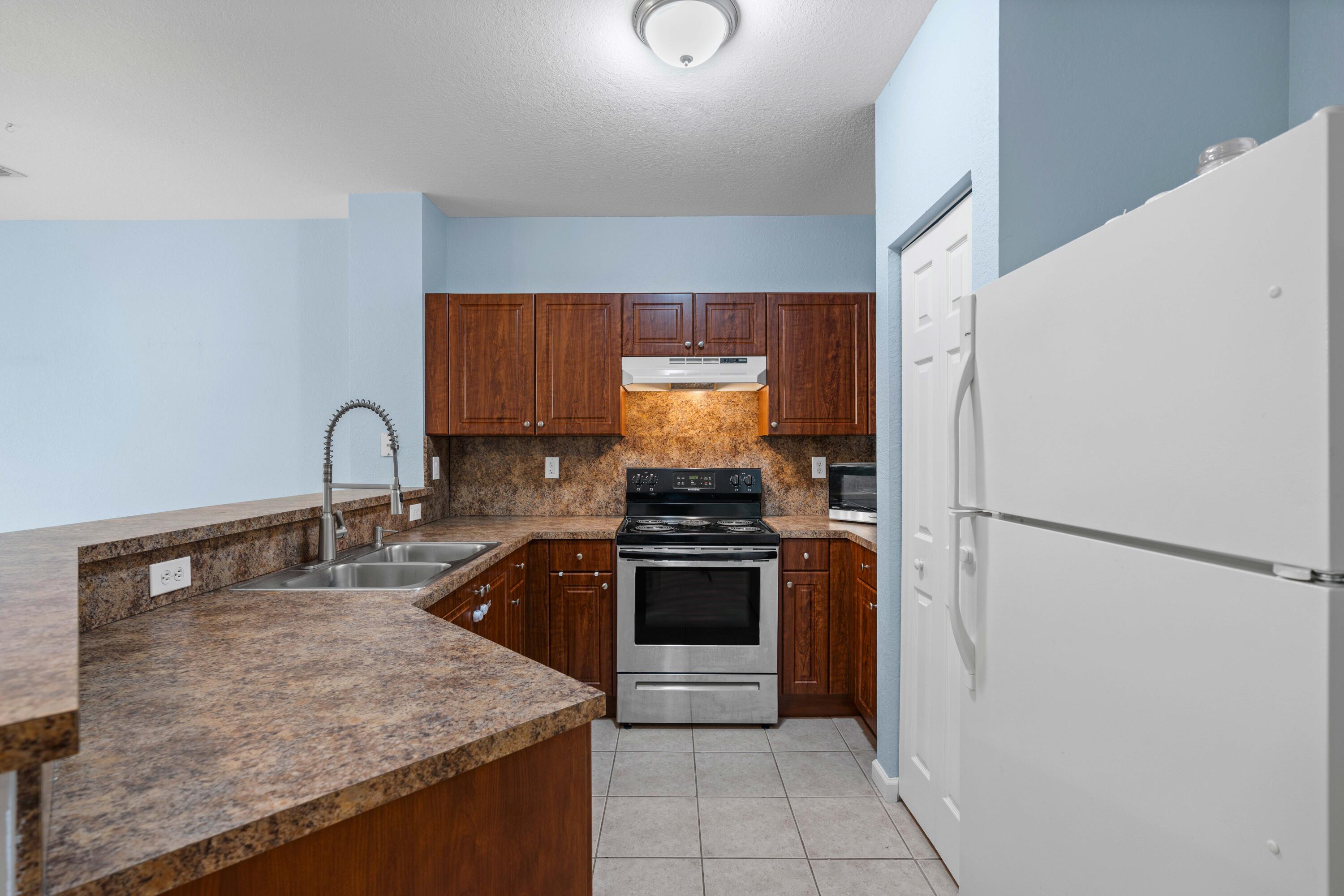 5035 SE Mariner Garden Circle