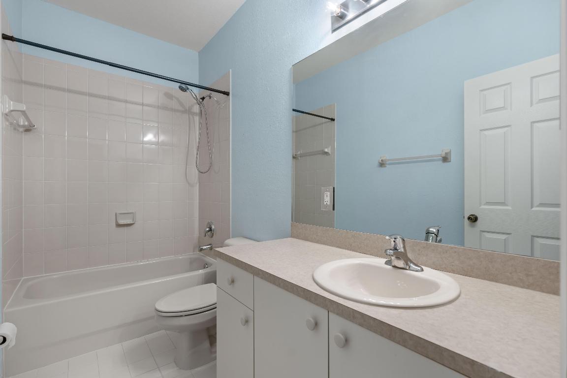 5035 SE Mariner Garden Circle