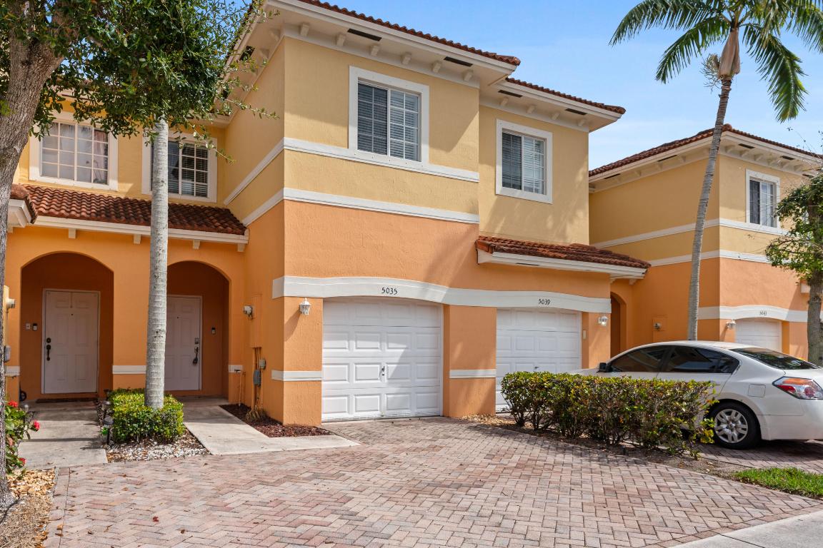 5035 SE Mariner Garden Circle