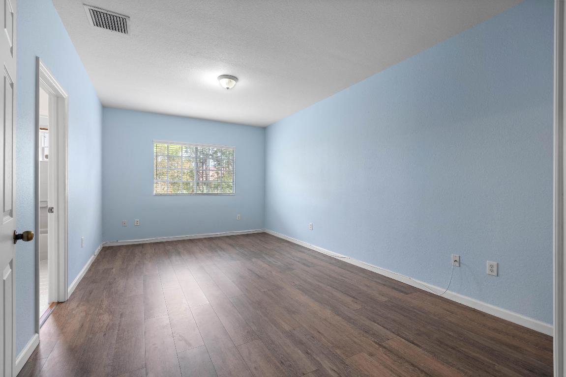 5035 SE Mariner Garden Circle