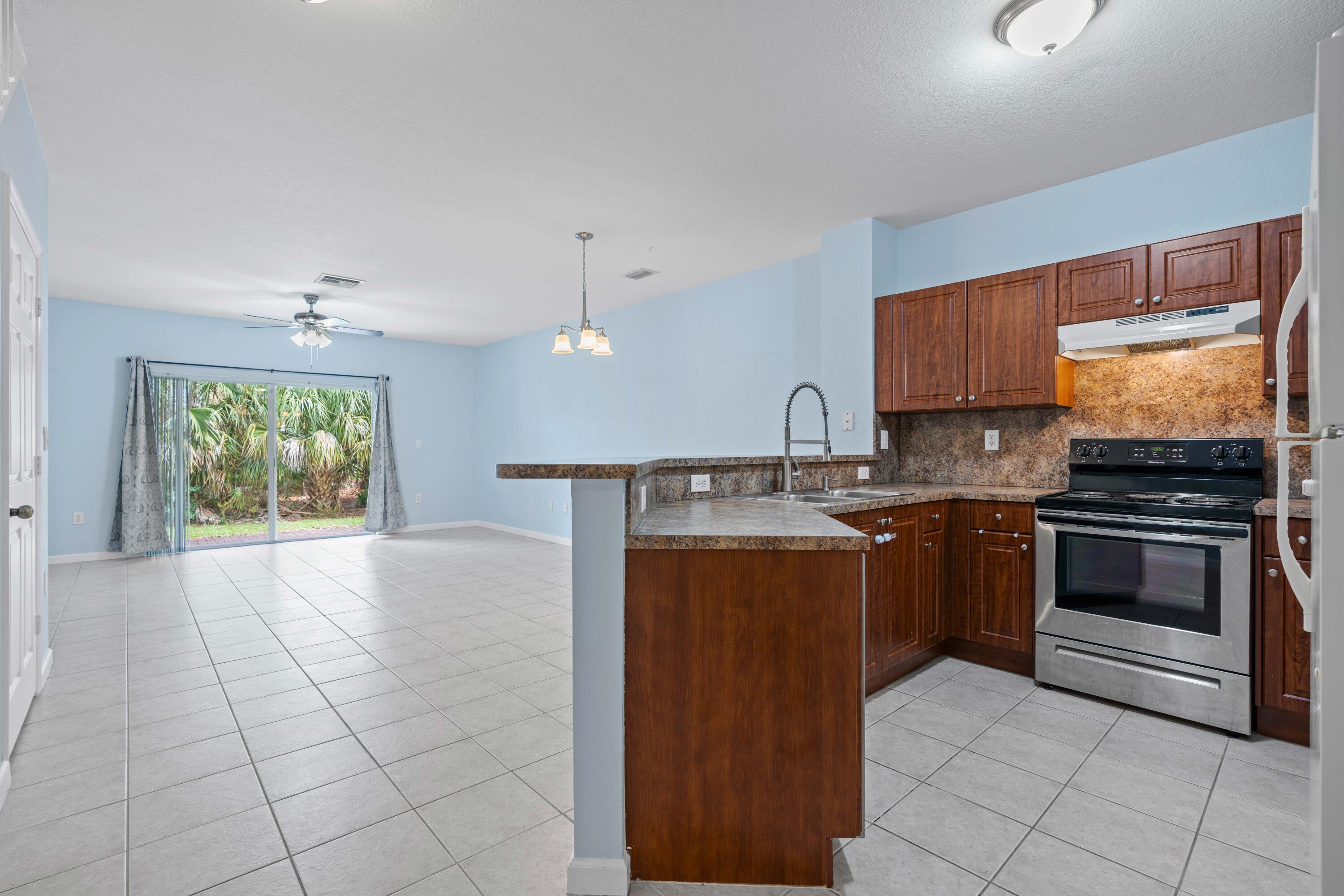 5035 SE Mariner Garden Circle