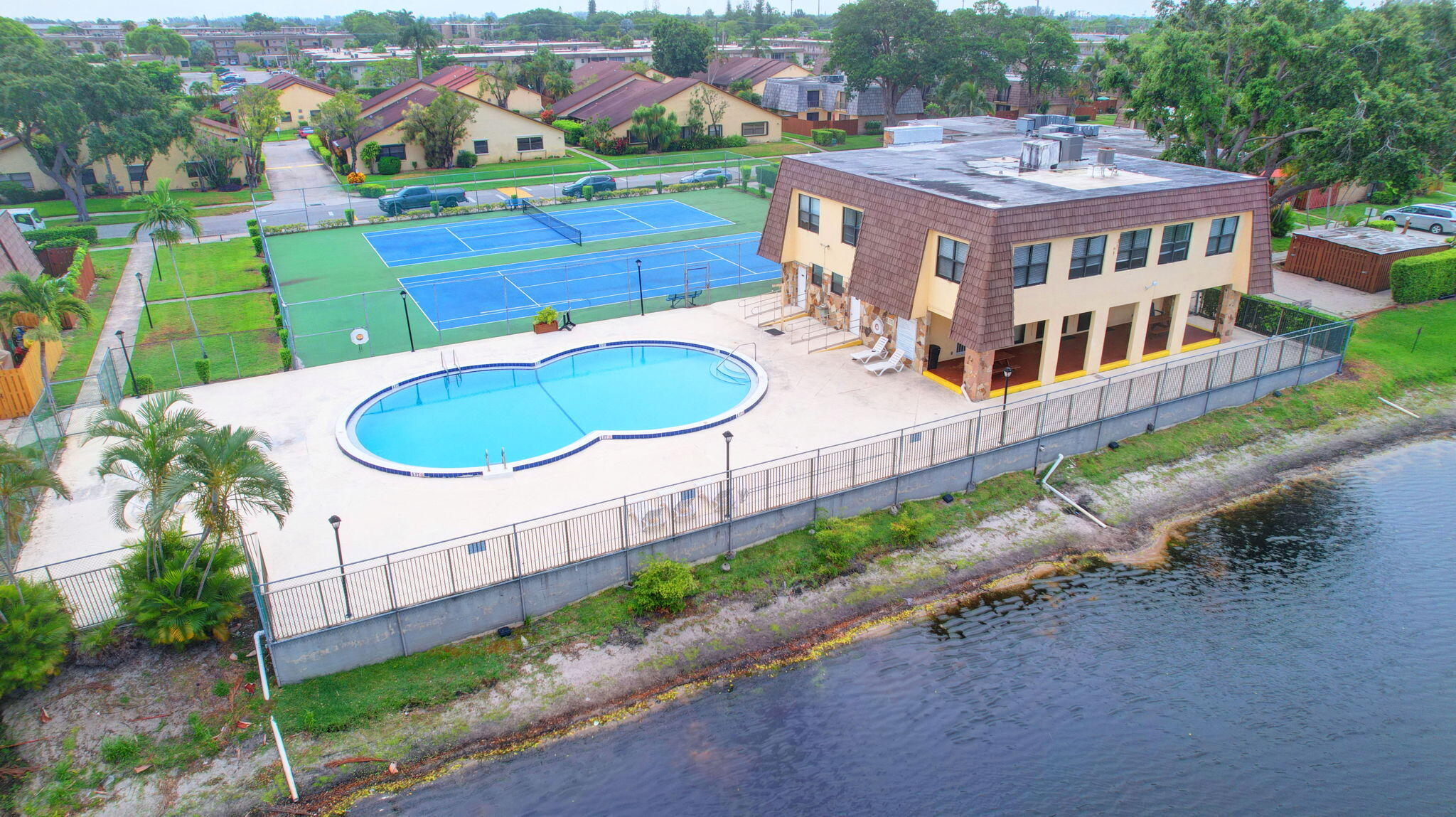 892 Springdale Circle