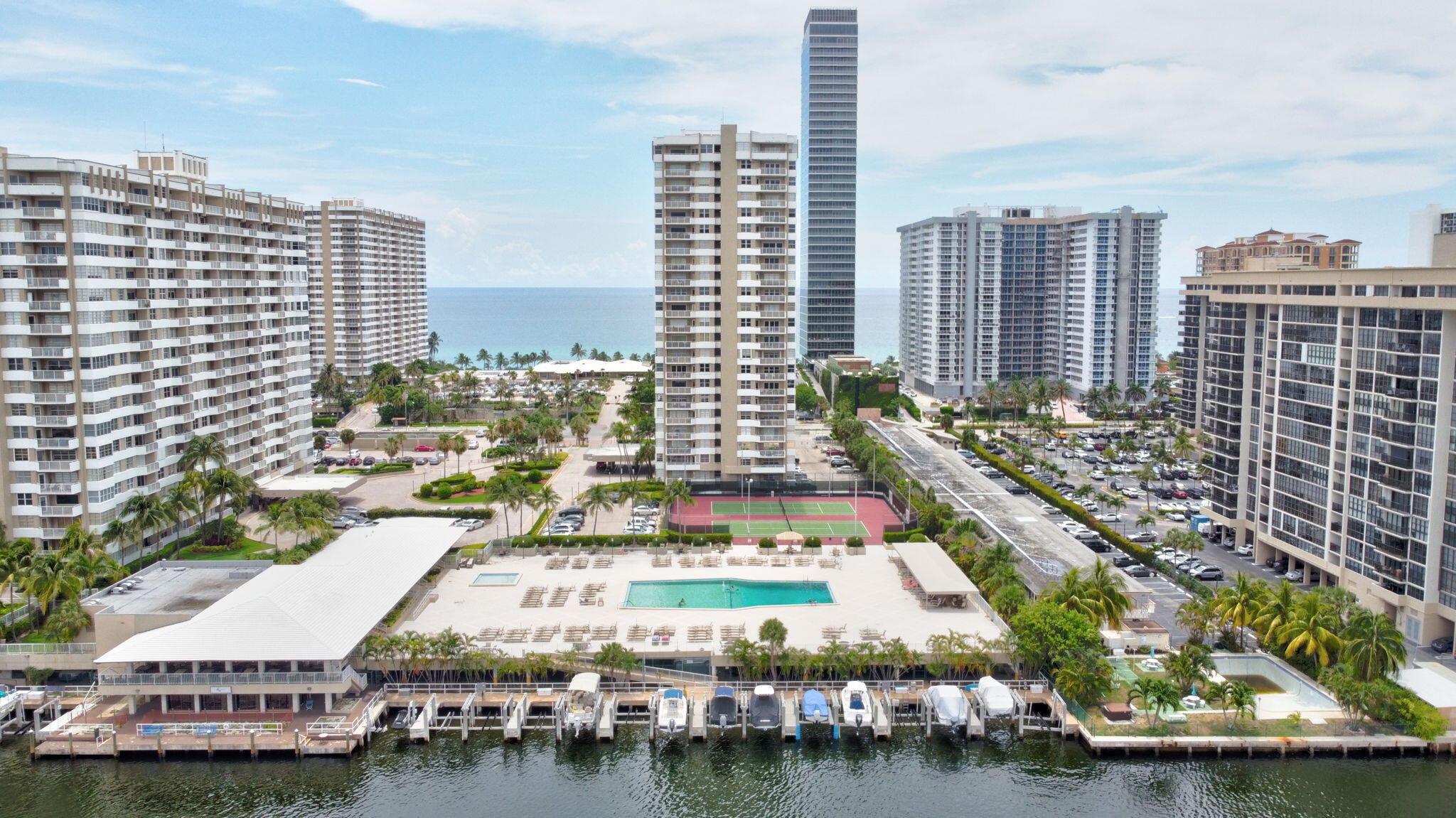 1985 S Ocean Drive 11e