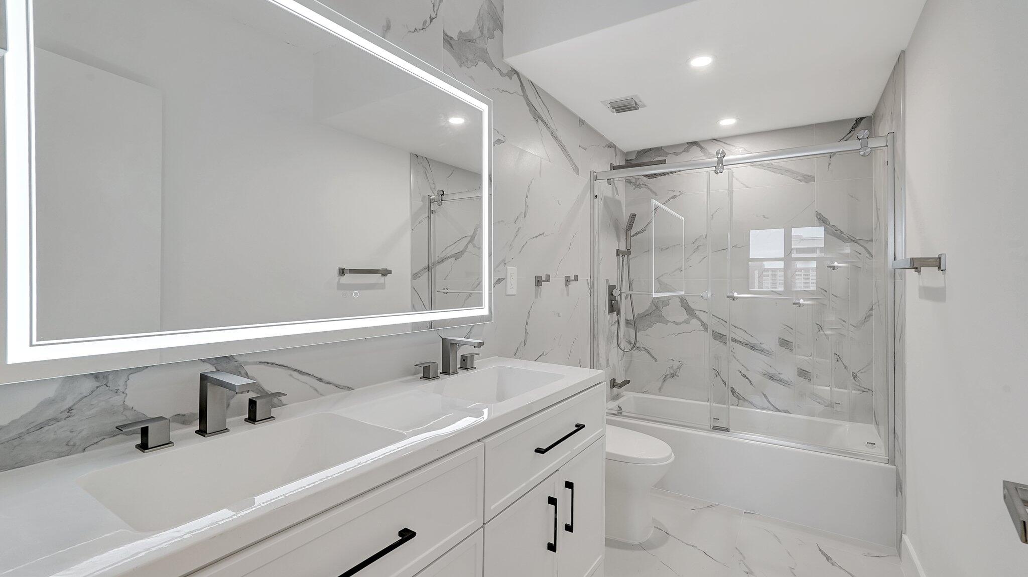 1985 S Ocean Drive 11e