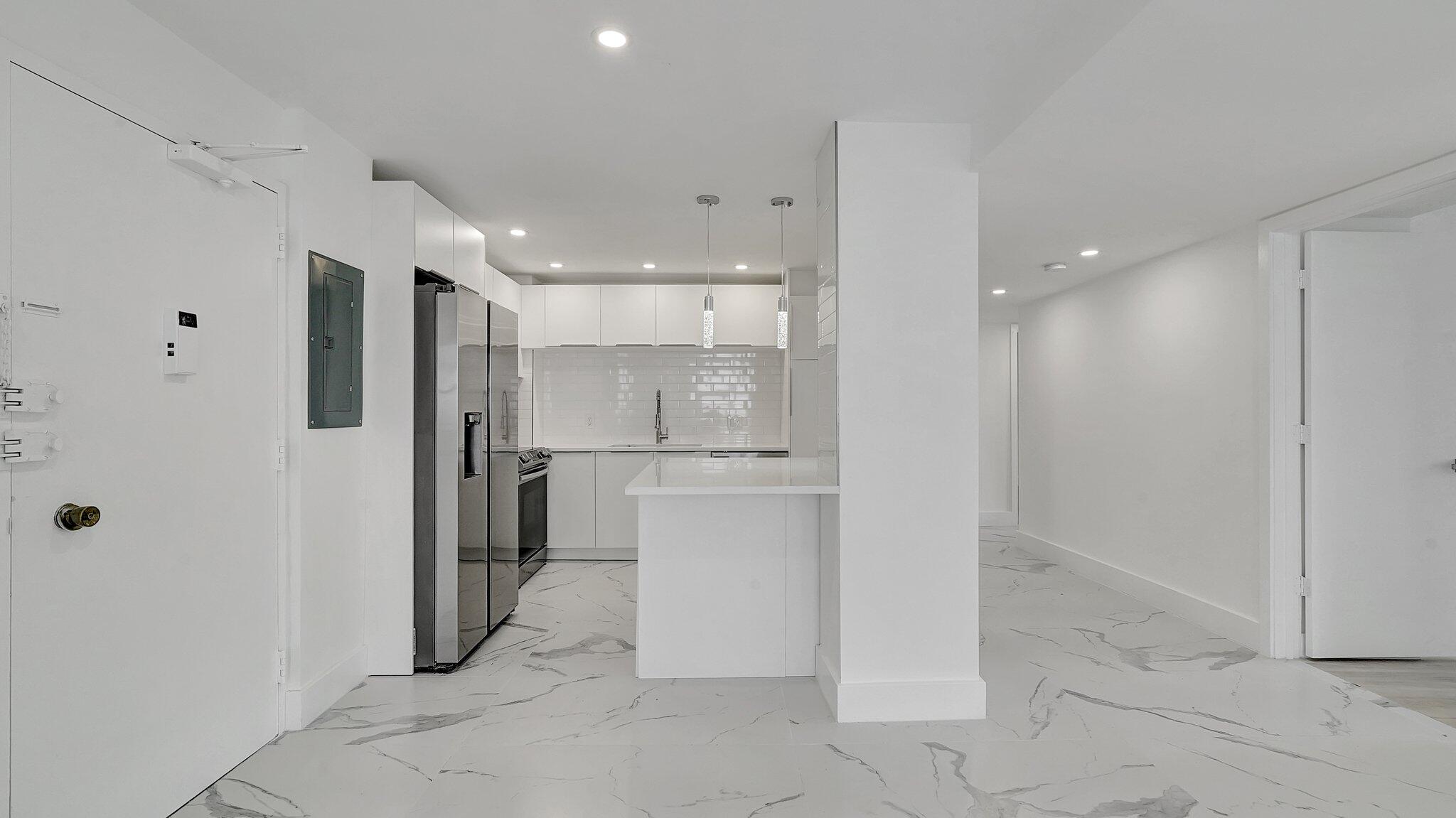 1985 S Ocean Drive 11e