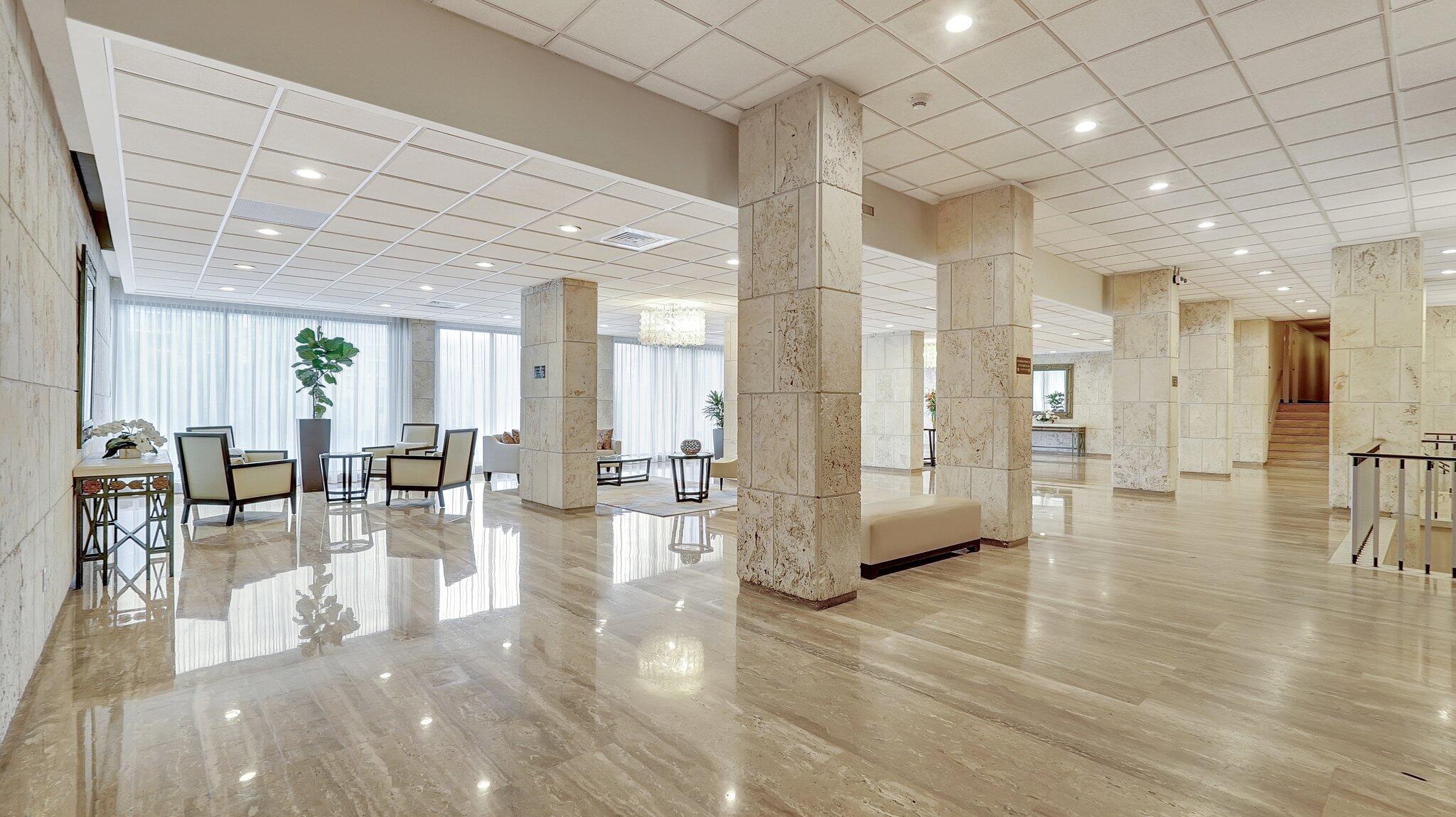 1985 S Ocean Drive 11e