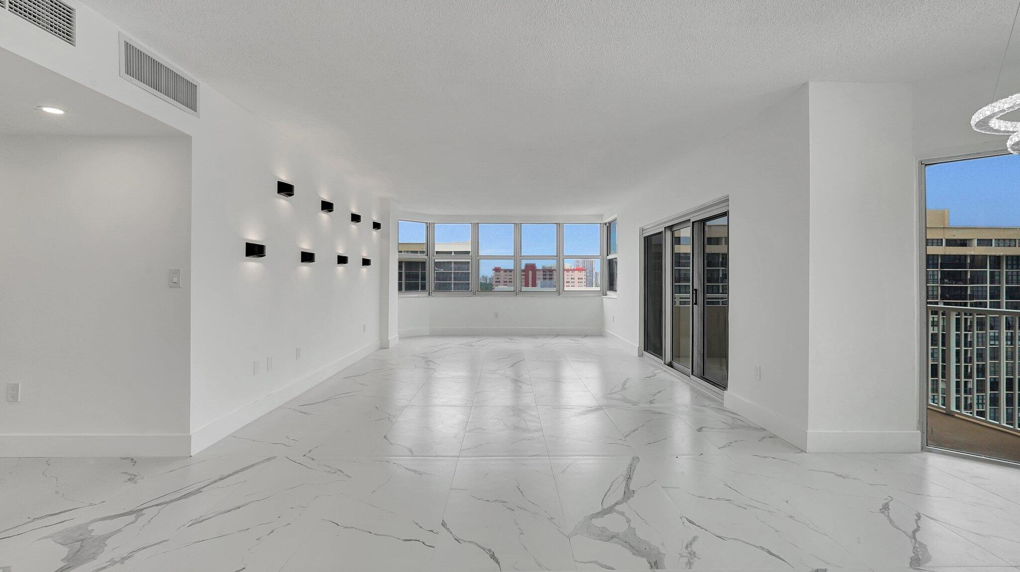 1985 S Ocean Drive 11e