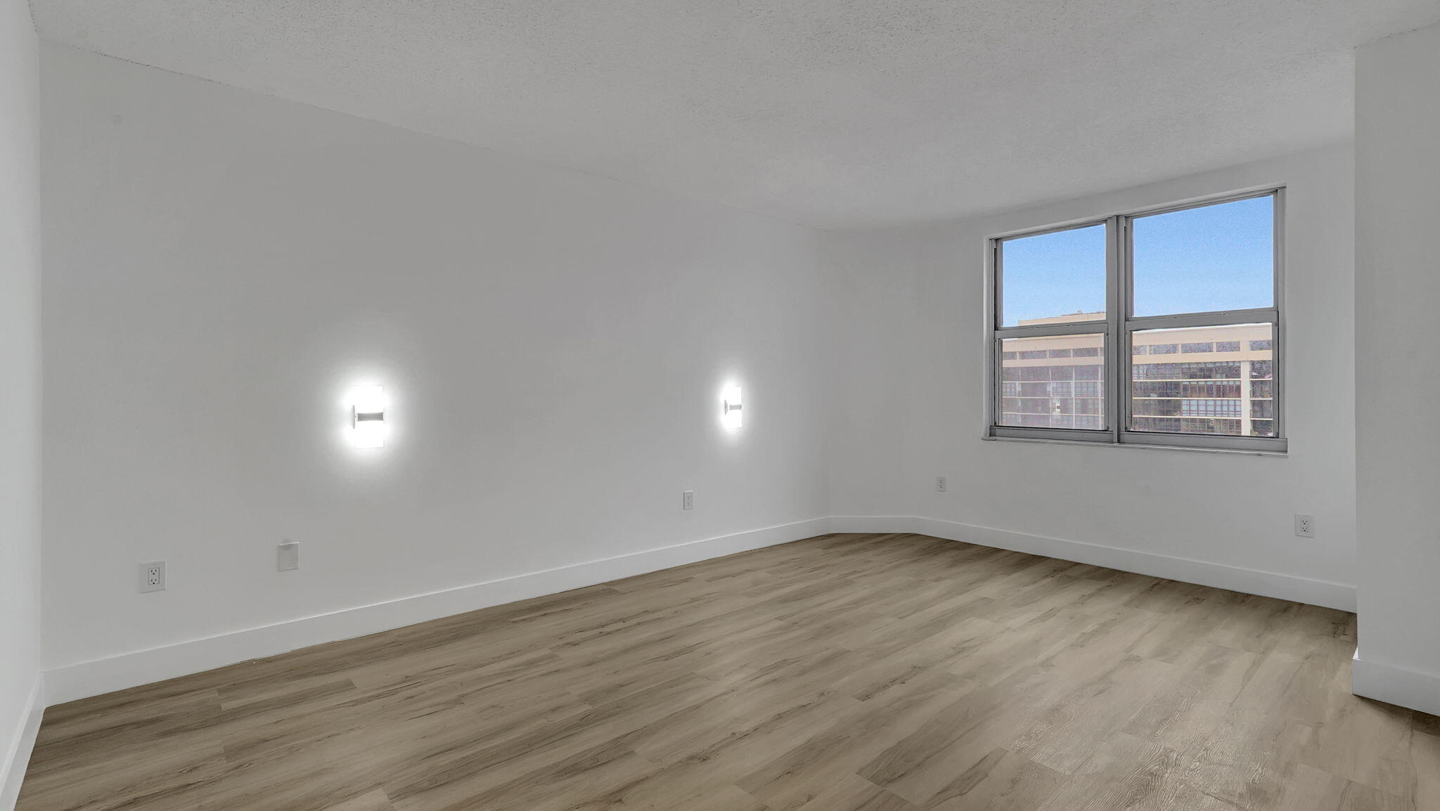 1985 S Ocean Drive 11e